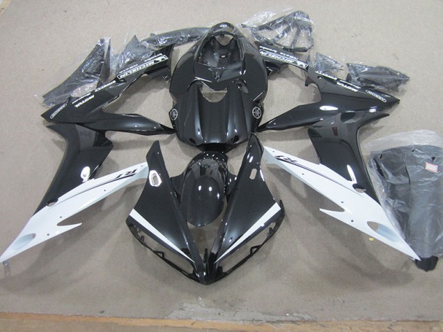 2004-2006 Black White YZF R1 Motorcycle Fairings 2004-2006 Black White YZF R1 Motorcycle Fairings